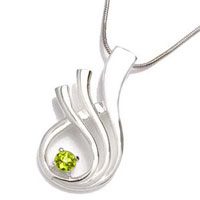 Vedhæng Med Peridot   29mm   U Kæde fra Smykker I Grøn »