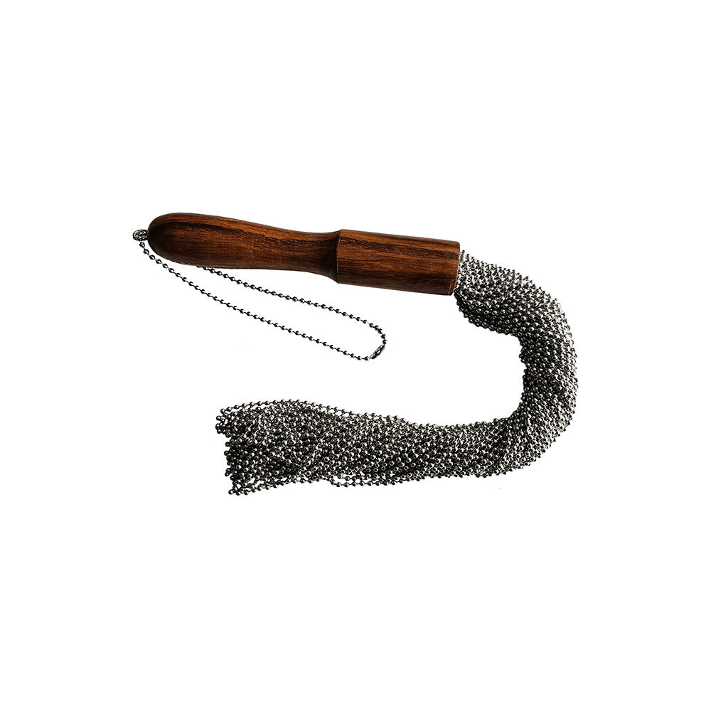 Metal Flogger Med Kæder Og Træhåndtag fra Rouge